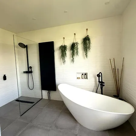 Villa Vestepierre - Refined 19th Century - Unique Design & Space *